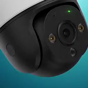Detalhe da frente da câmera iM7S com microfone embutido